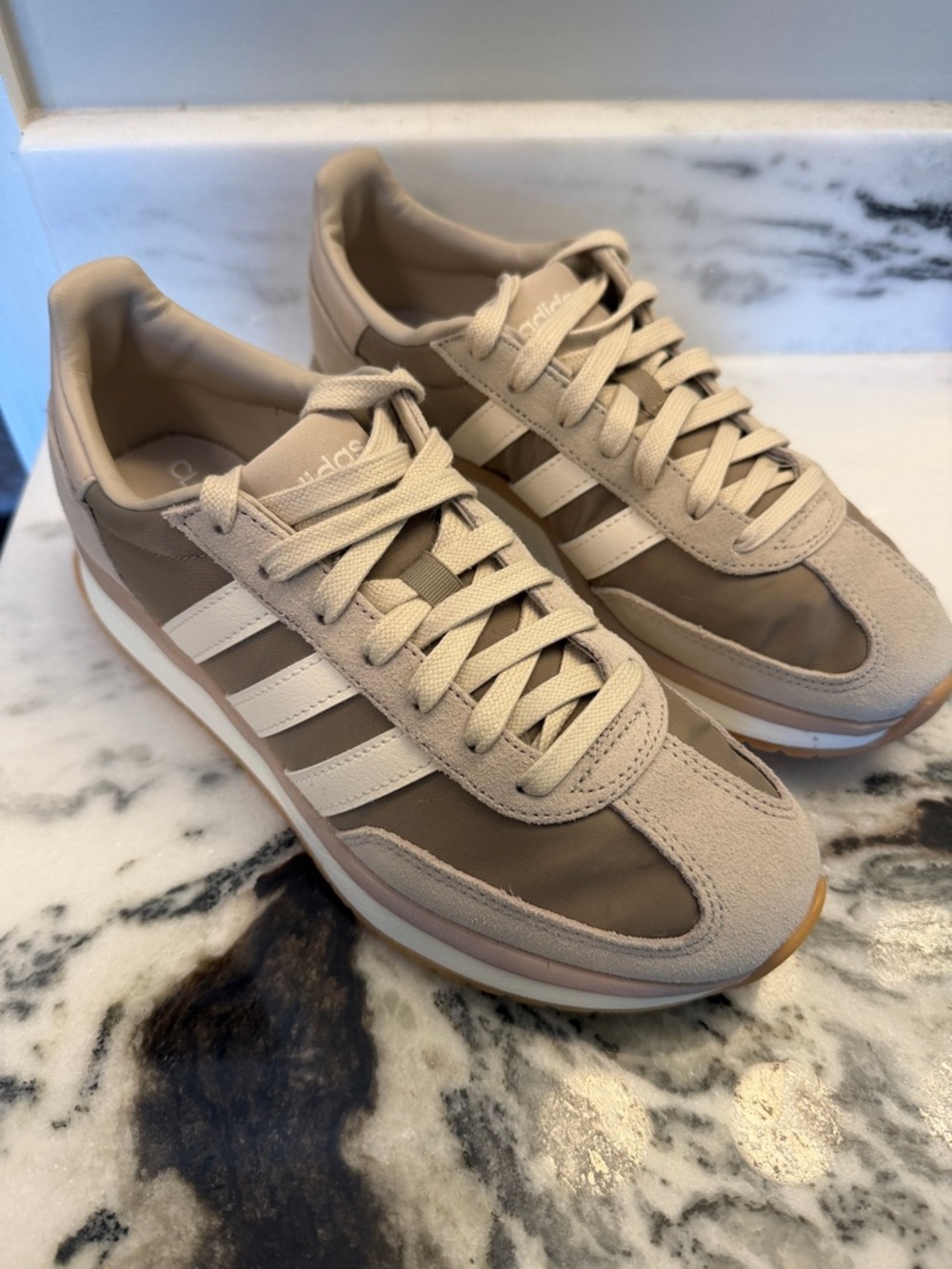 ADIDAS WOMENS RUN 70S 2.0 SNEAKER
